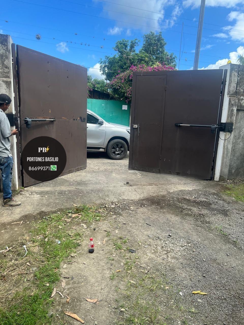 Portón 4